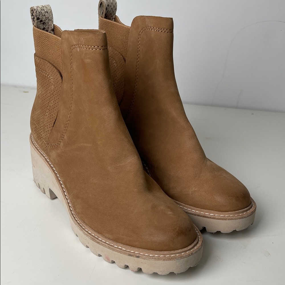 Dolce Vita Huey H2O waterproof Chelsea boots i
tan suede